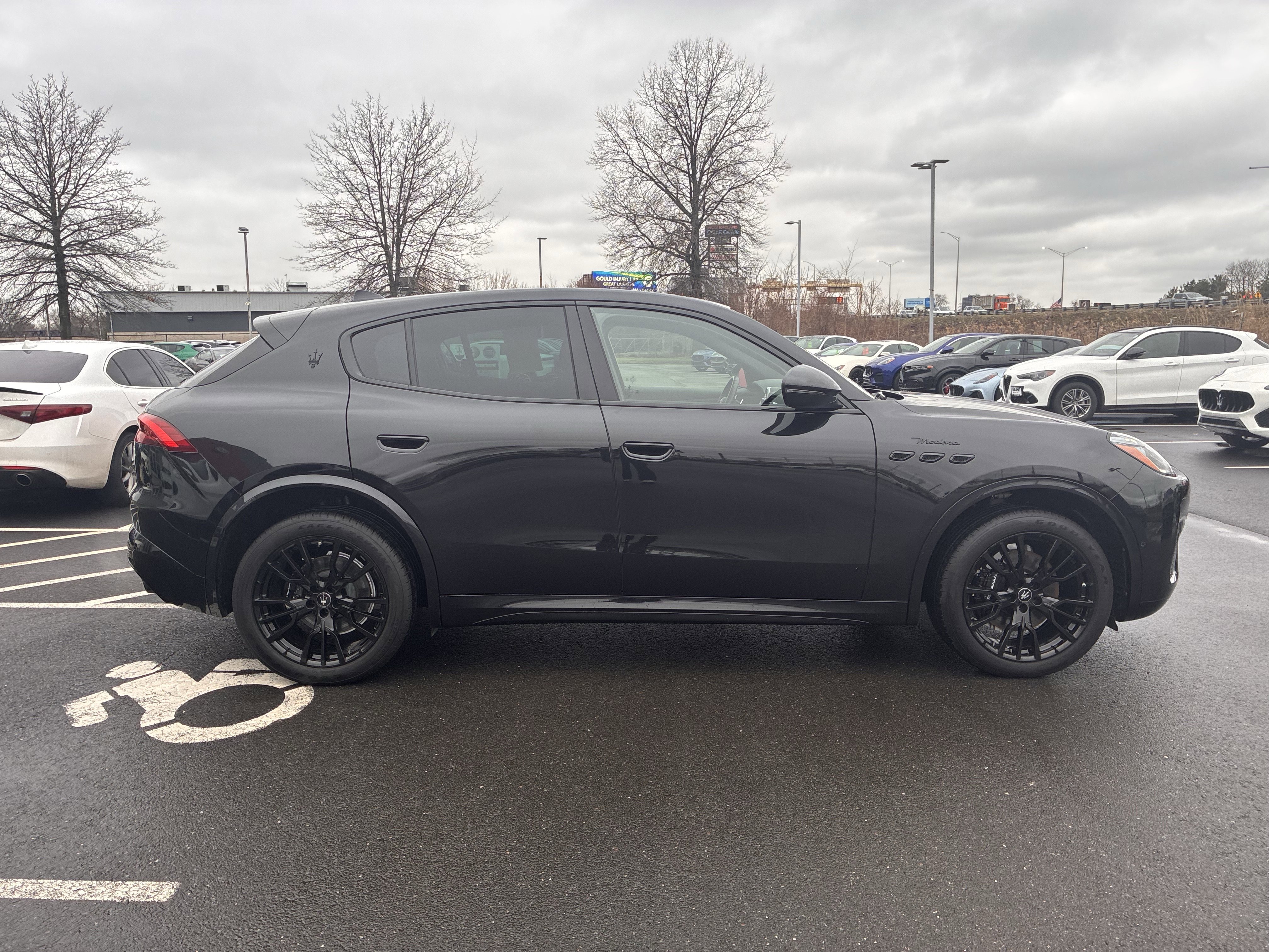 Used 2025 Maserati Grecale Modena image 5