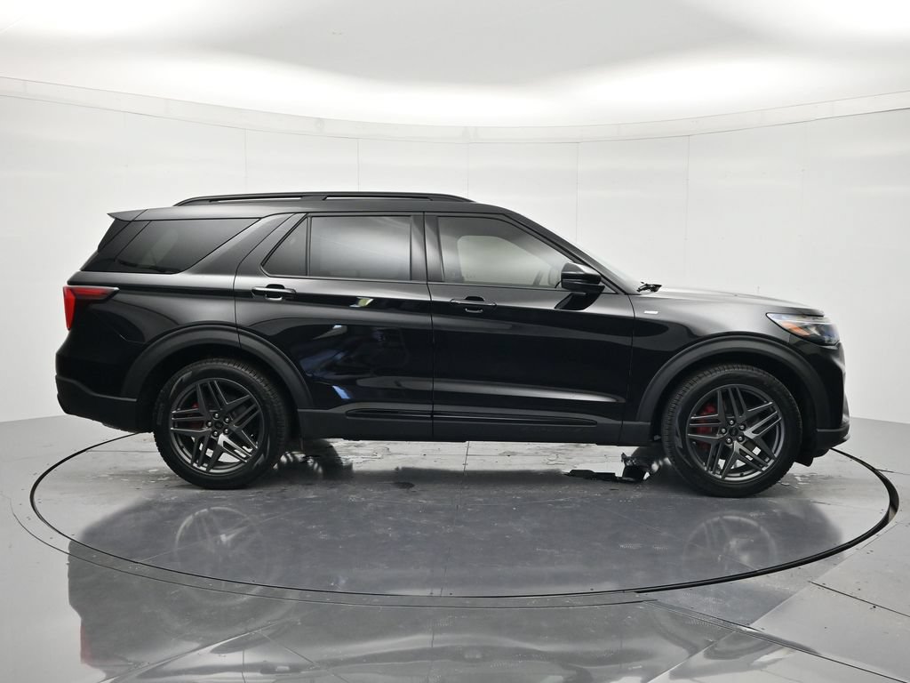 New 2026 Ford Explorer ST-Line w/ ST-Line Street Pack RWD image 4