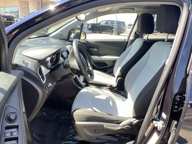 Used 2021 Chevrolet Trax LS w/ Tint and Cruise Package image 18