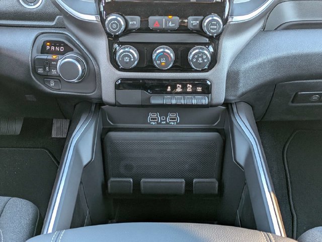 New 2026 RAM 1500 Express AWD/4WD image 16