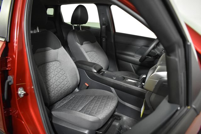 Certified 2025 Nissan Kicks SV w/ SV Premium Package AWD/4WD image 30