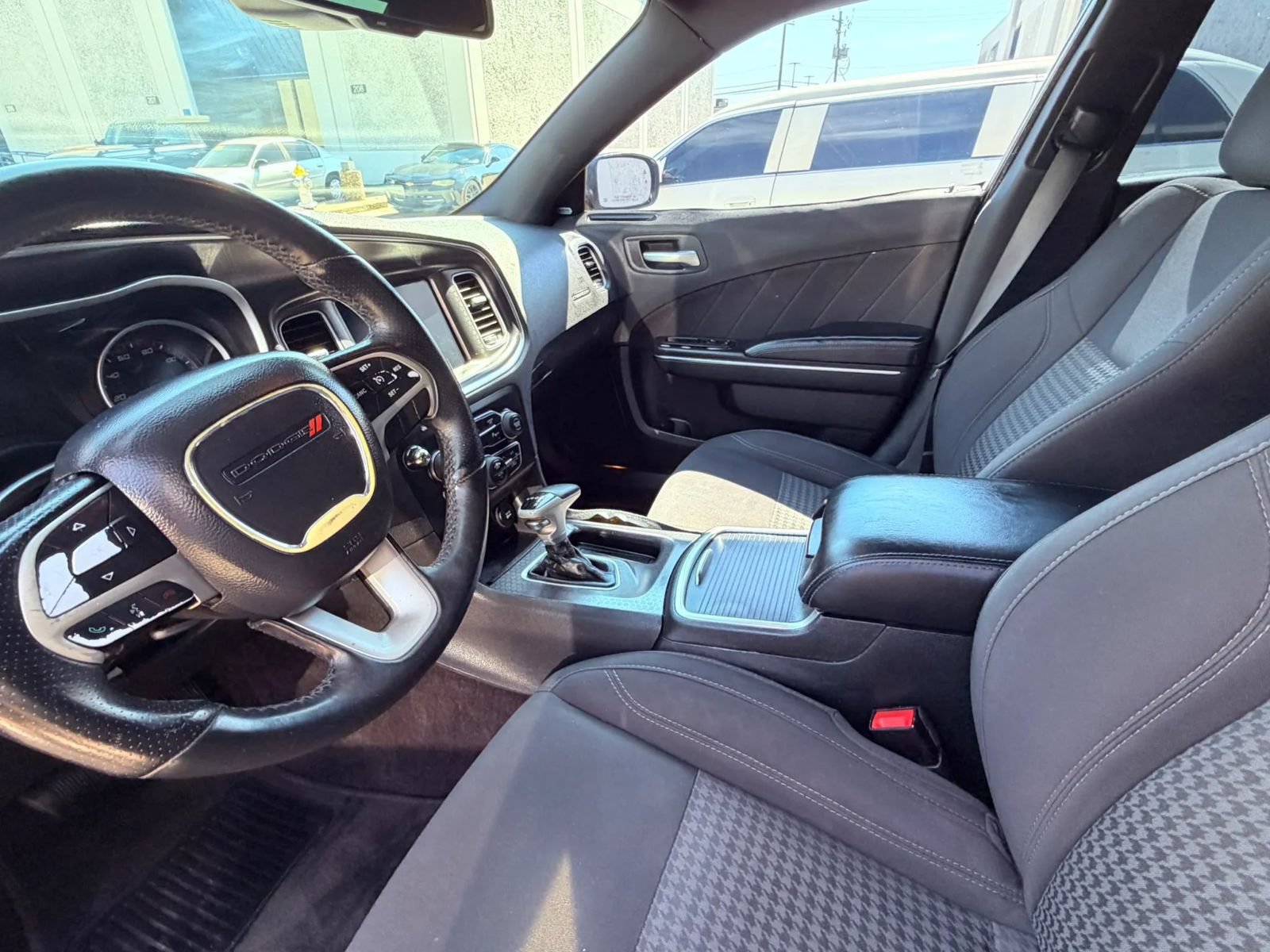 Used 2017 Dodge Charger SXT w/ Driver Confidence Group RWD image 11