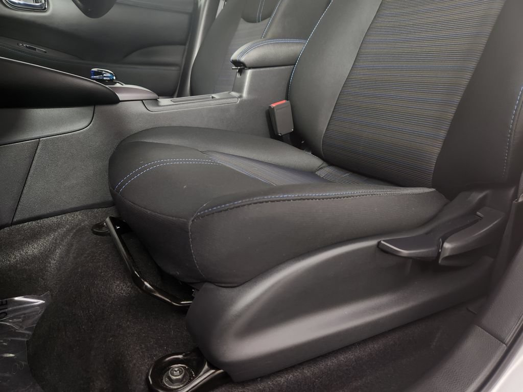 Used 2025 Nissan Leaf S FWD image 13