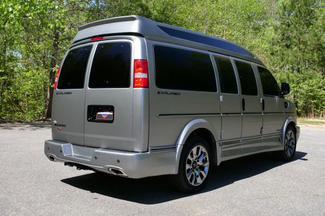 Used 2025 Chevrolet Express 2500 w/ Driver Convenience Package image 30