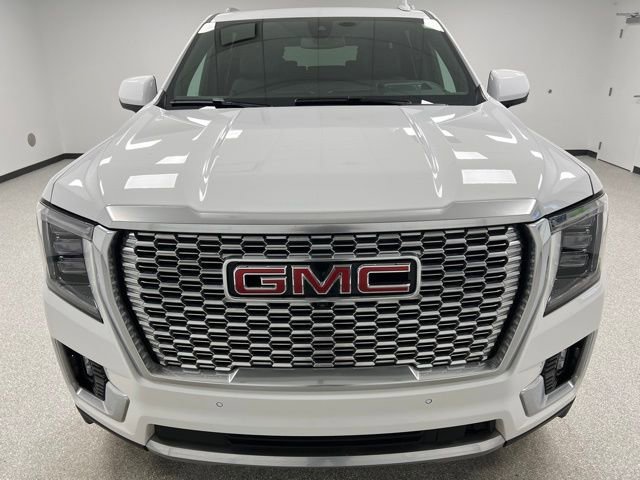 Used 2022 GMC Yukon XL Denali image 3