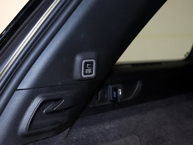 Used 2022 Jeep Grand Cherokee Overland w/ Luxury Tech Group IV image 32