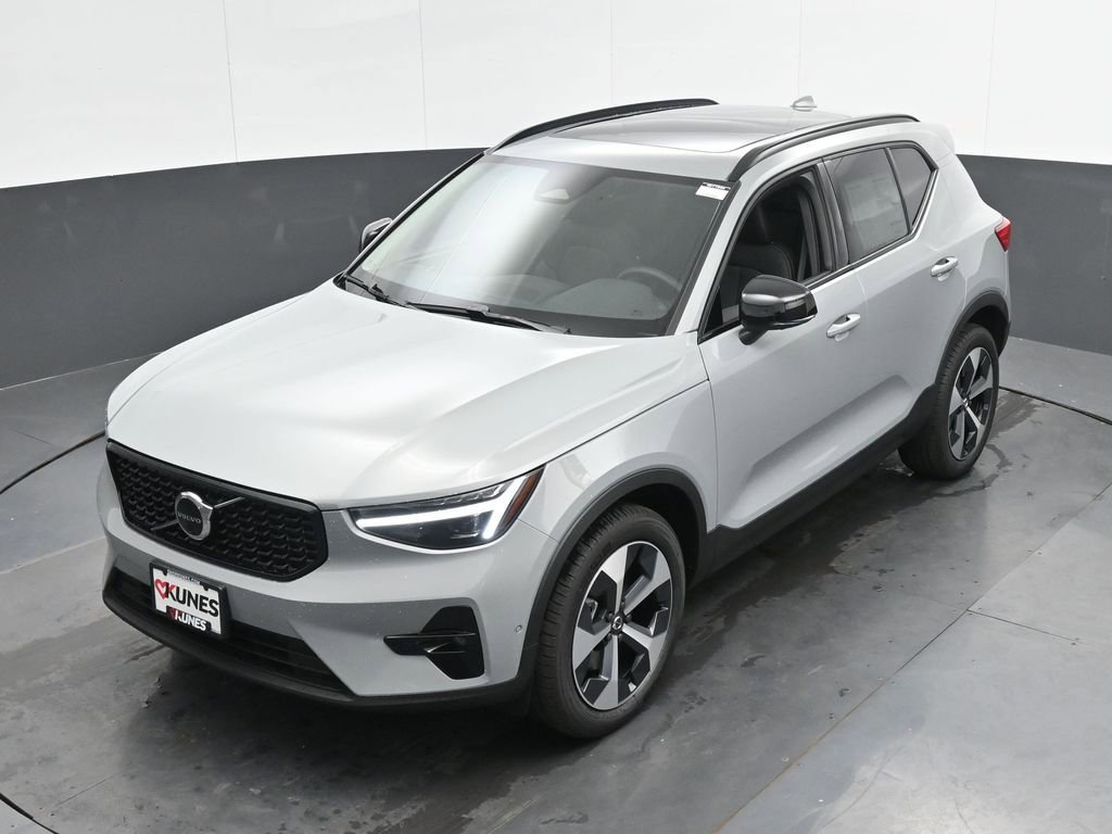 New 2026 Volvo XC40 B5 Plus w/ Protection Package Premier AWD/4WD image 34