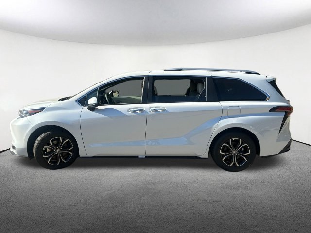 New 2026 Toyota Sienna Platinum AWD/4WD image 6