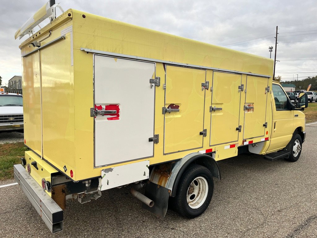 Used 2019 Ford E-450 and Econoline 450 Super Duty w/ Power Windows & Locks Group image 7