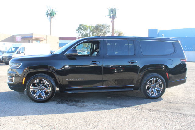 Used 2024 Jeep Wagoneer L Series II AWD/4WD image 7
