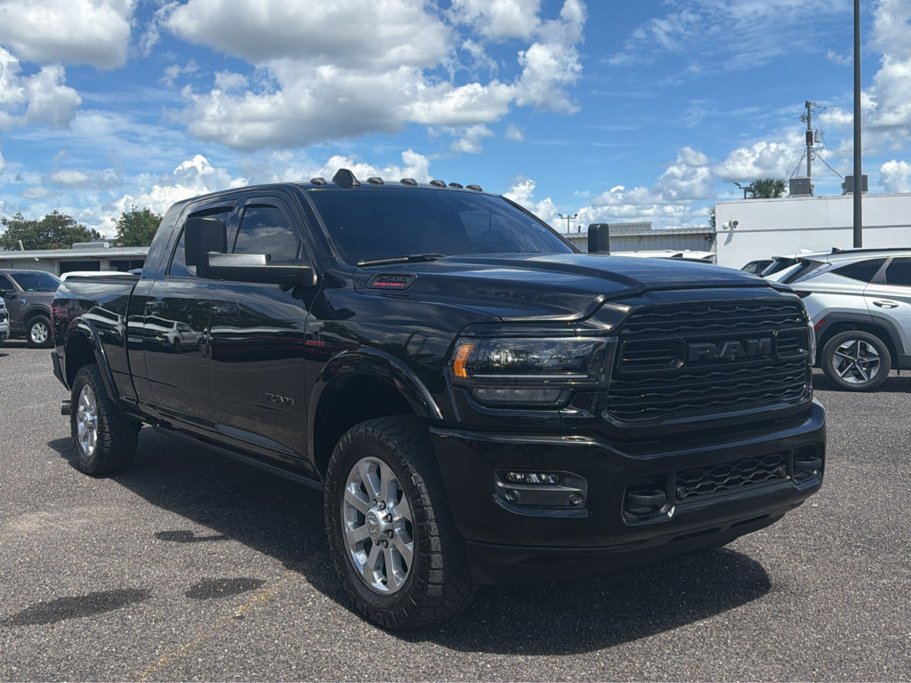 Used 2022 RAM 2500 Limited w/ Night Edition AWD/4WD image 3