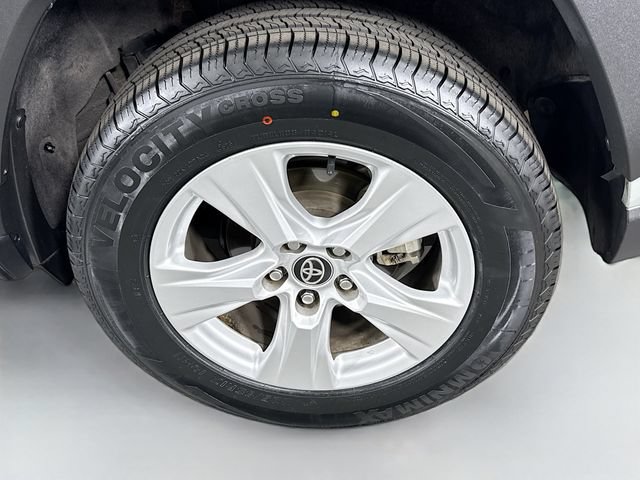 Certified 2021 Toyota RAV4 XLE FWD image 29