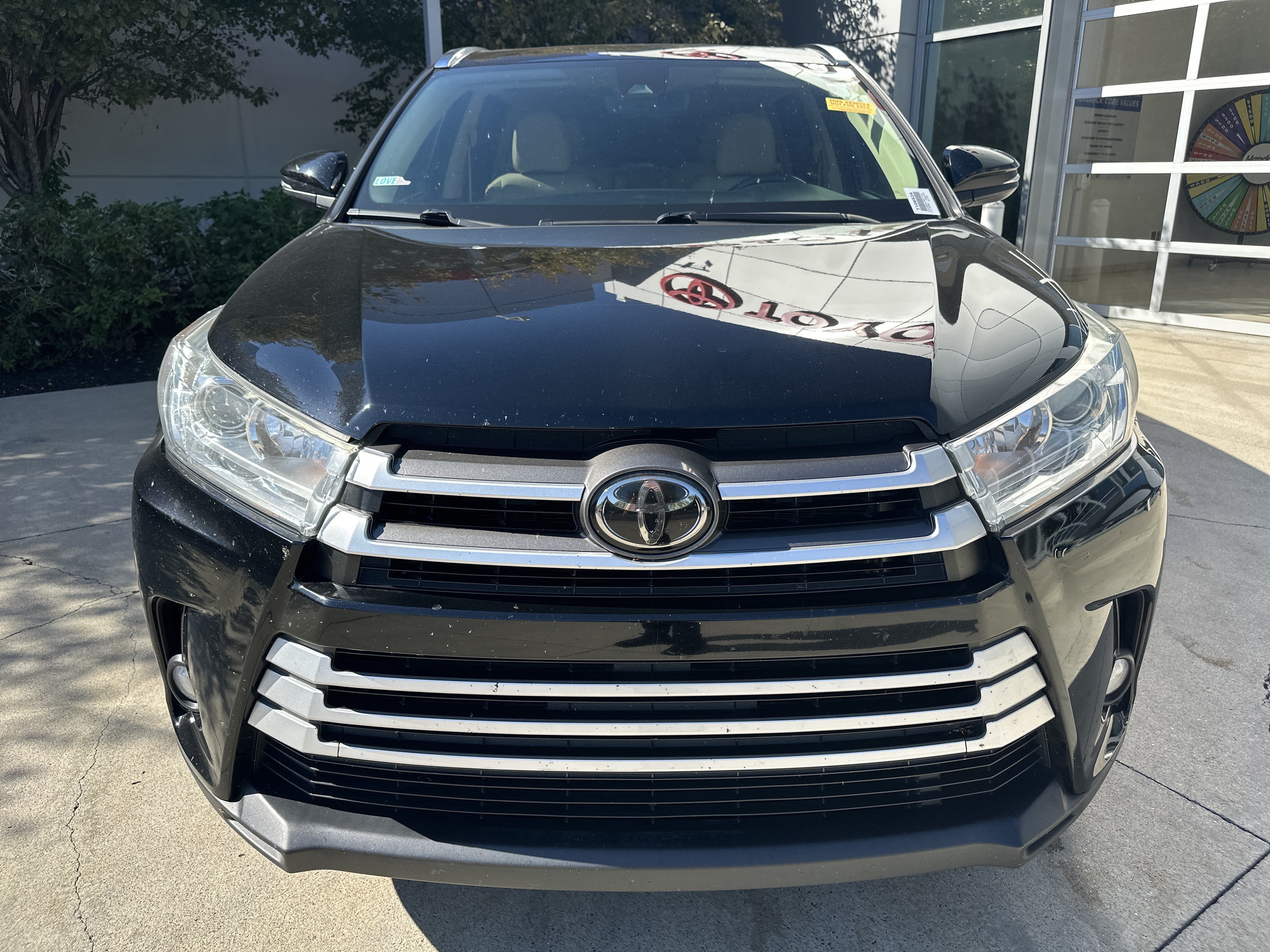 Used 2019 Toyota Highlander XLE AWD/4WD image 5