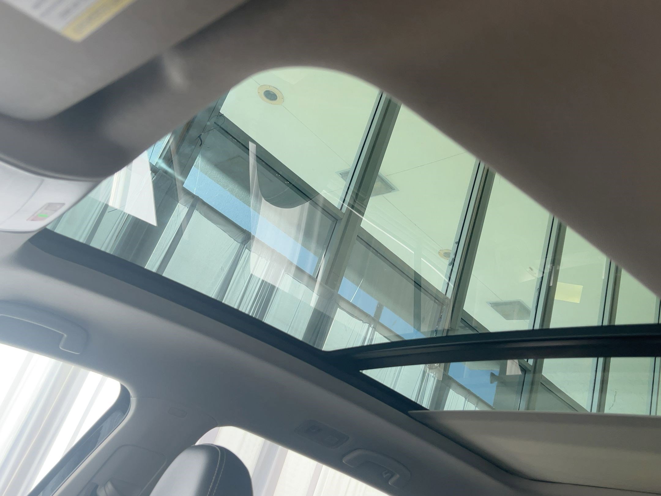 Used 2021 Volkswagen Atlas SE image 16