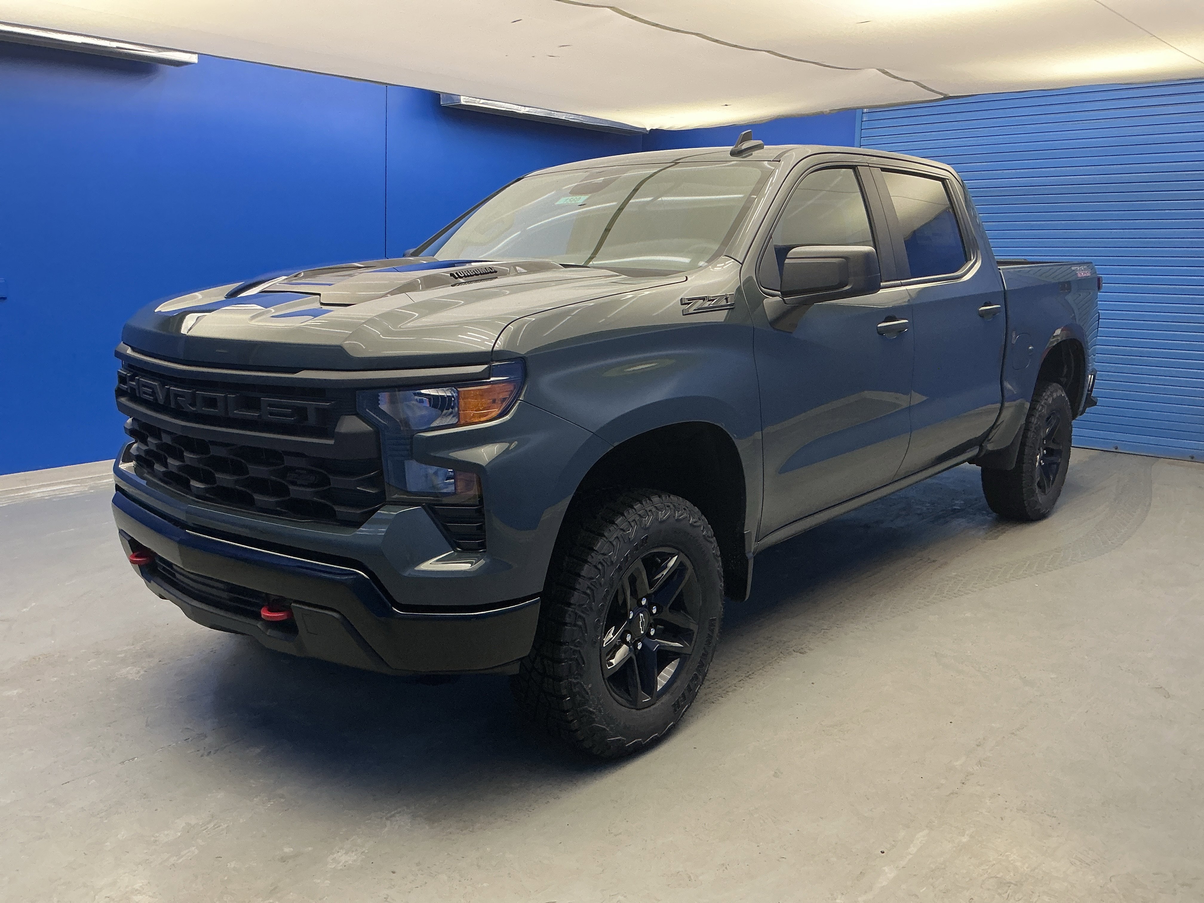 New 2026 Chevrolet Silverado 1500 Custom Trail Boss w/ LPO, Dark Essentials Package AWD/4WD image 4