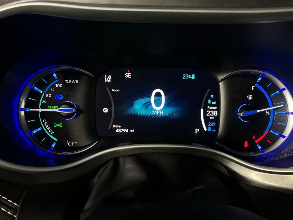 Used 2024 Chrysler Pacifica Select image 22