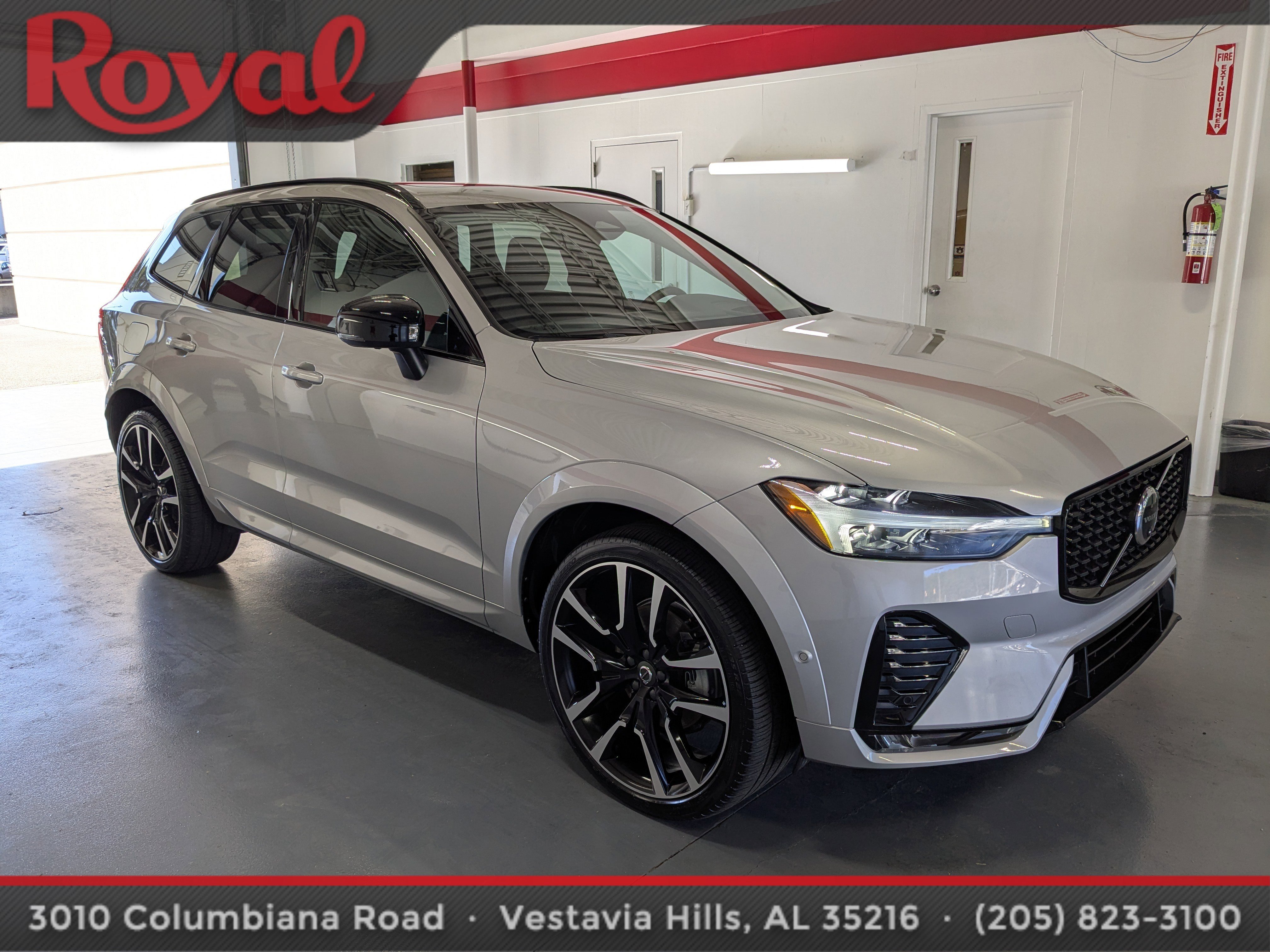 Certified 2023 Volvo XC60 B5 Ultimate image 5