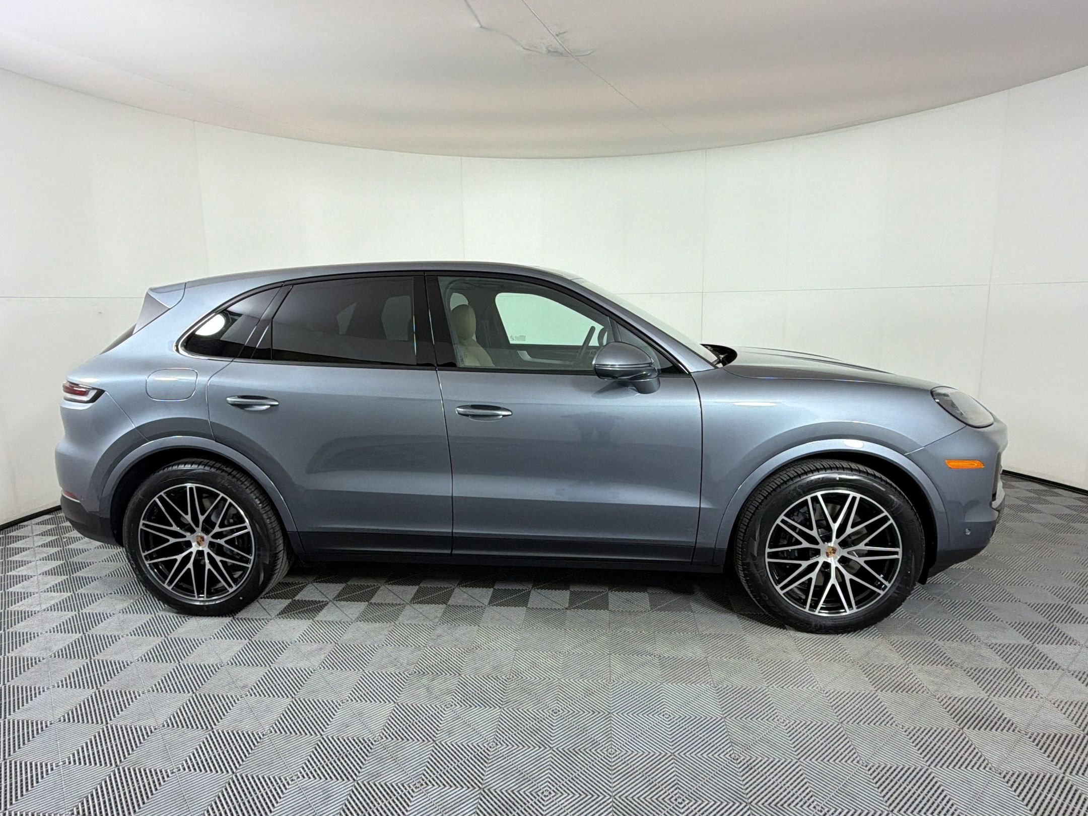 New 2026 Porsche Cayenne image 9