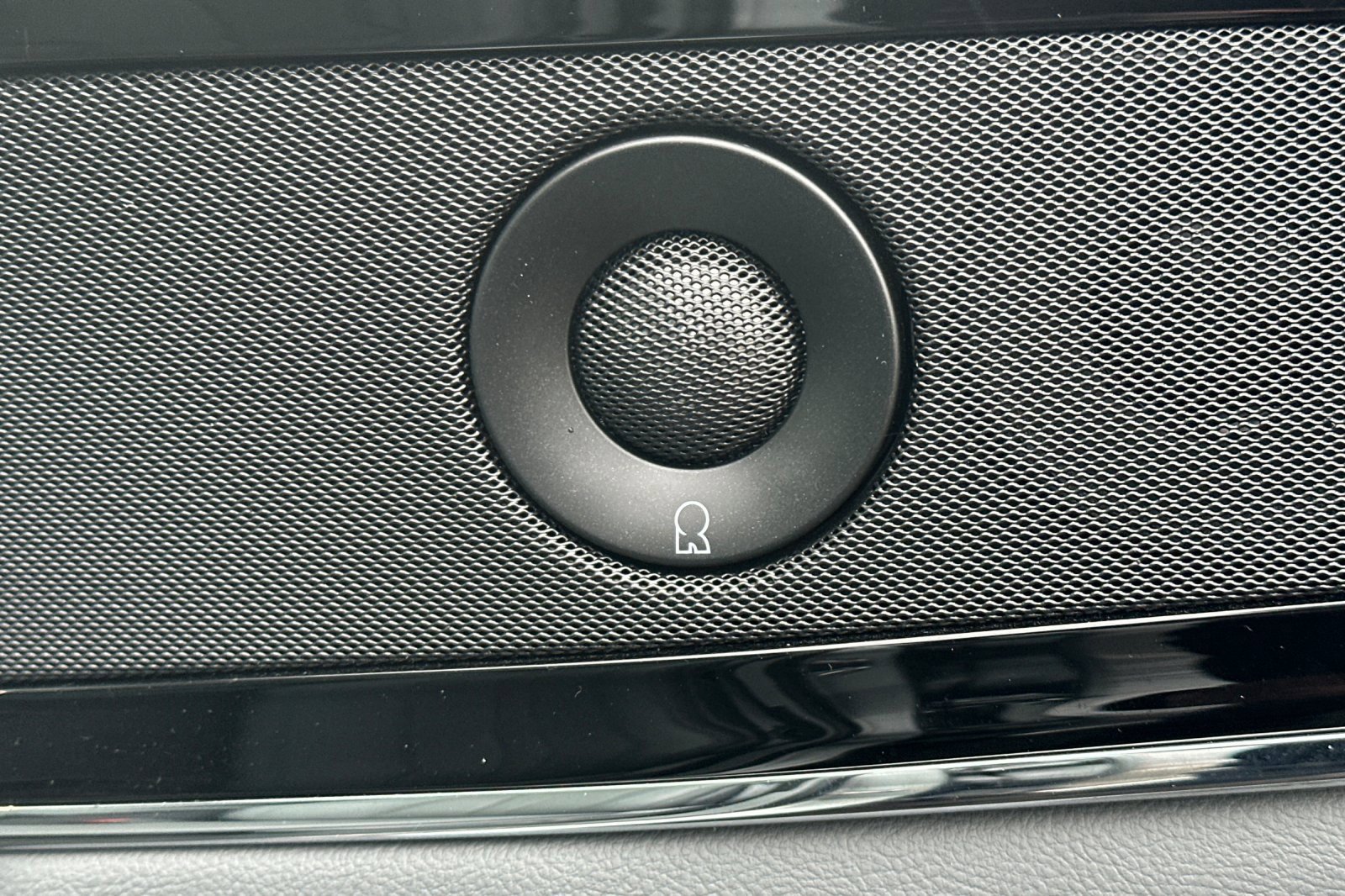 Used 2023 Lincoln Nautilus Reserve w/ Equipment Group 201A image 20