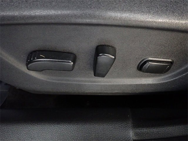 Used 2020 Nissan Rogue SV image 26