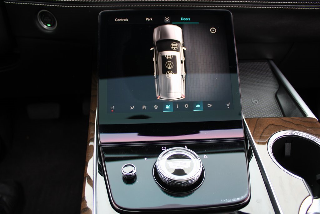 Used 2025 Cadillac Escalade ESV Sport Platinum w/ LPO, ONYX Package image 18