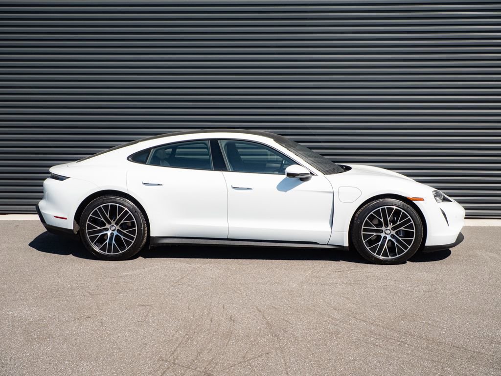Used 2021 Porsche Taycan image 27