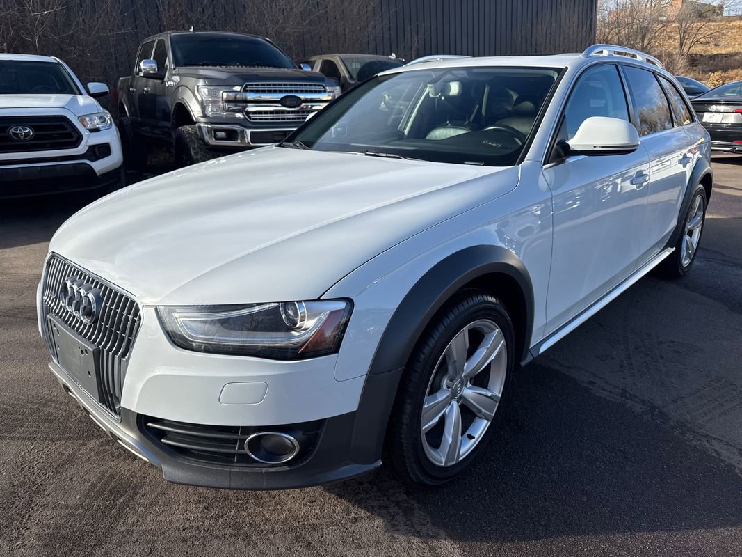 Used 2016 Audi A4 Premium w/ Audi MMI Navigation Plus image 3