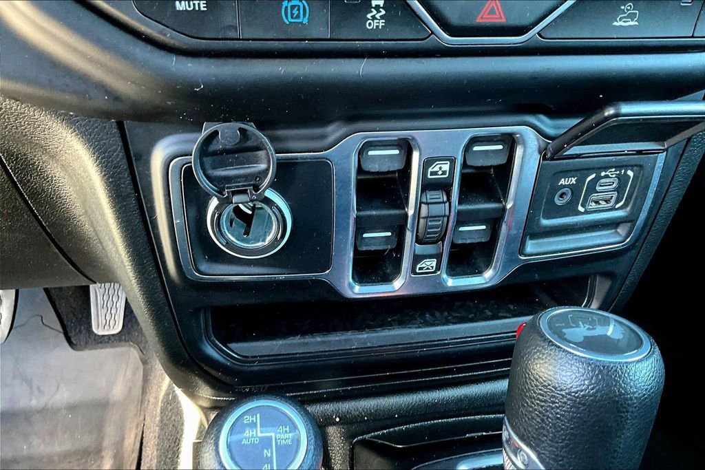 Used 2023 Jeep Wrangler Unlimited w/ Cold Weather Group image 15