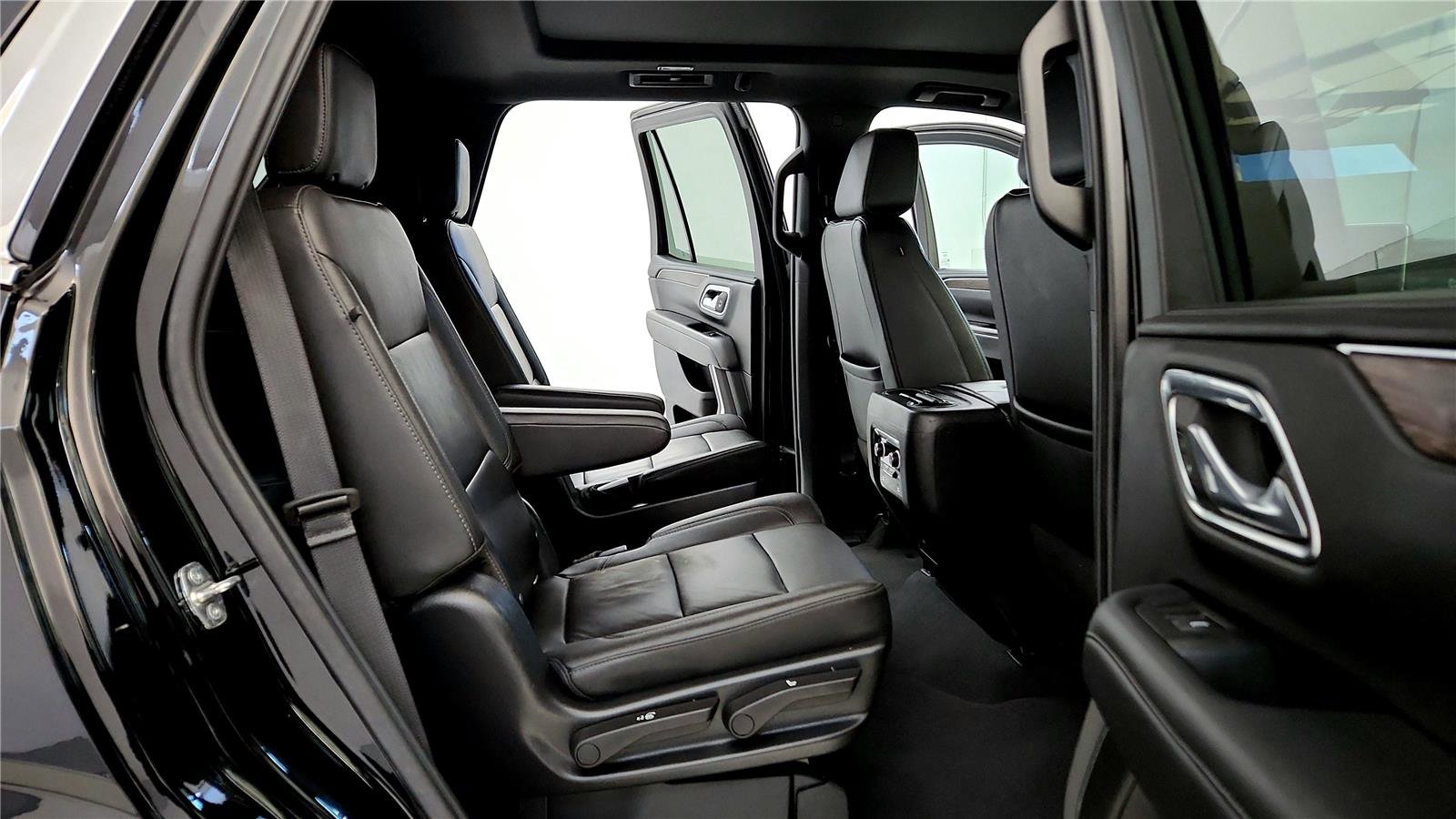 Used 2022 Chevrolet Tahoe LT w/ Luxury Package image 30