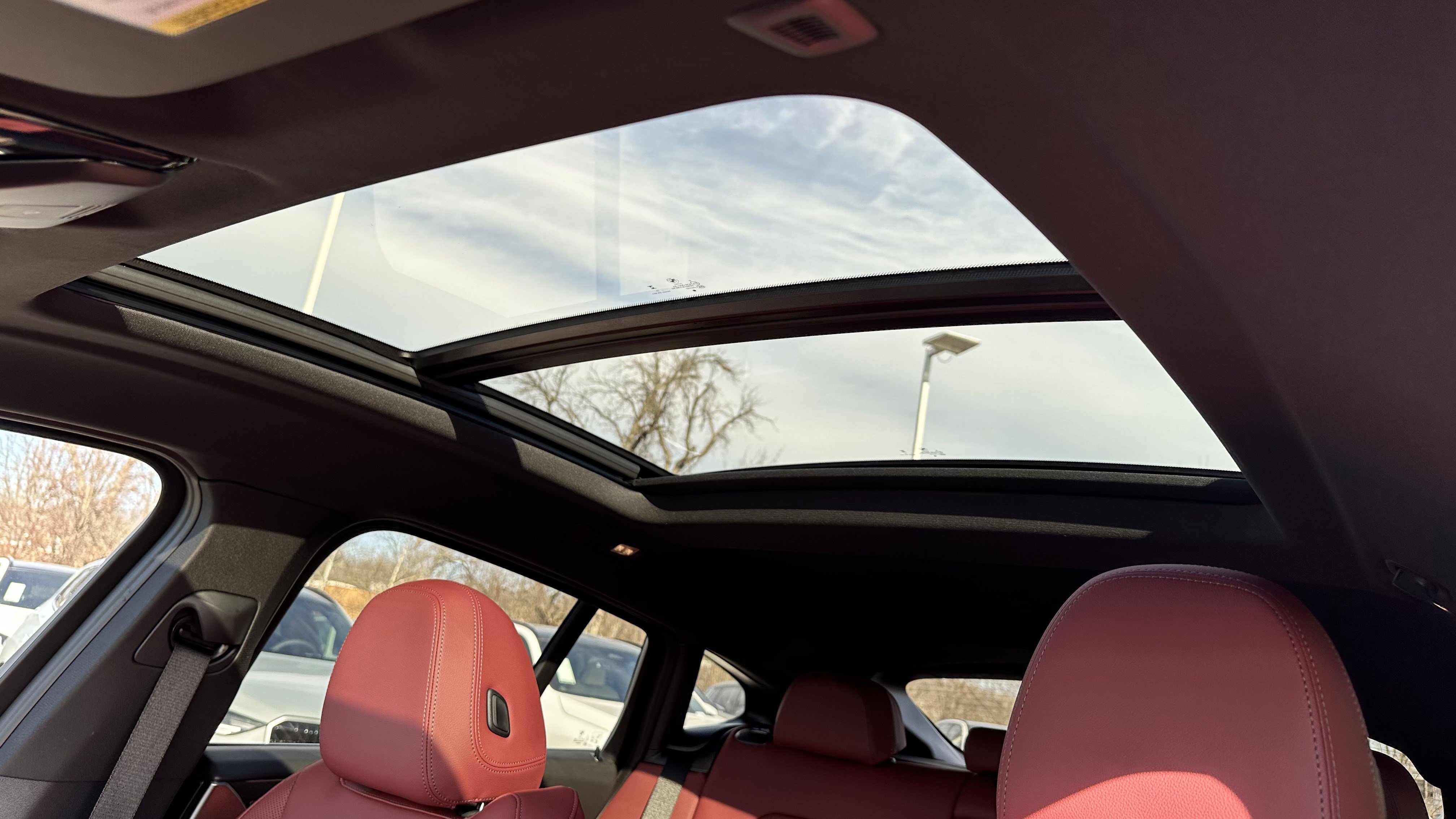 Used 2025 BMW X4 xDrive30i w/ Premium Package image 27