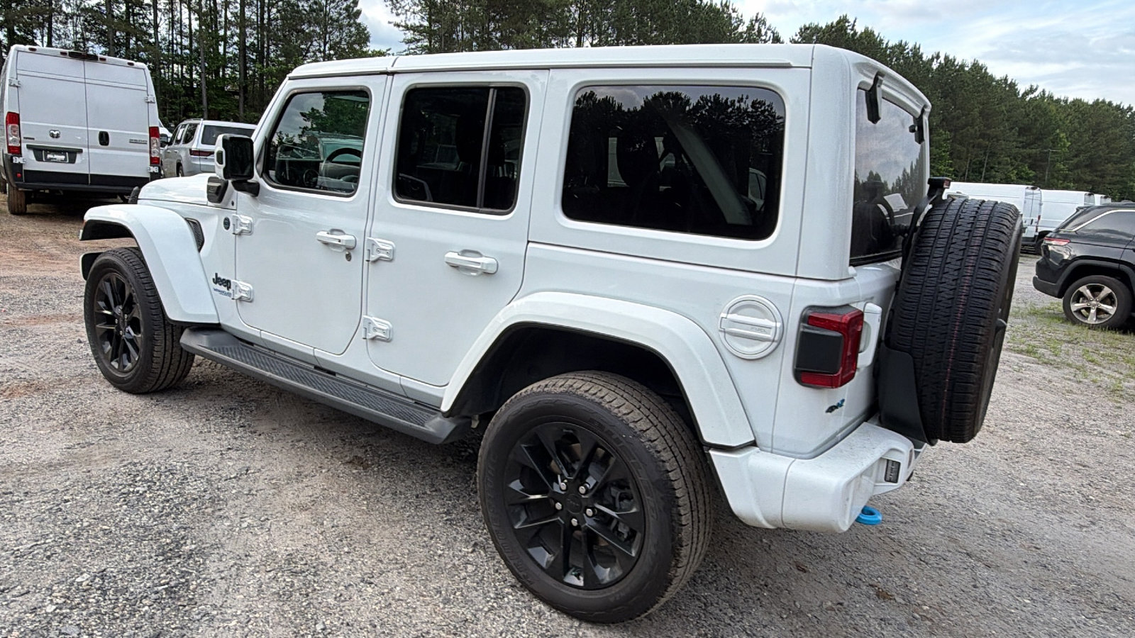 Used 2021 Jeep Wrangler Unlimited Sahara AWD/4WD image 10