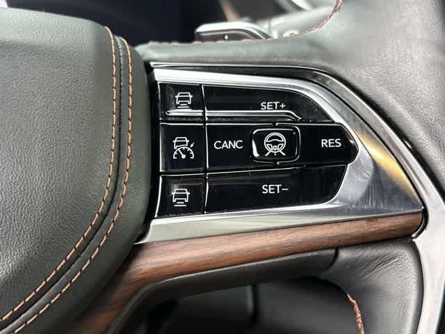 Used 2021 Jeep Grand Cherokee L Summit w/ Advanced Protech Group IV AWD/4WD image 23