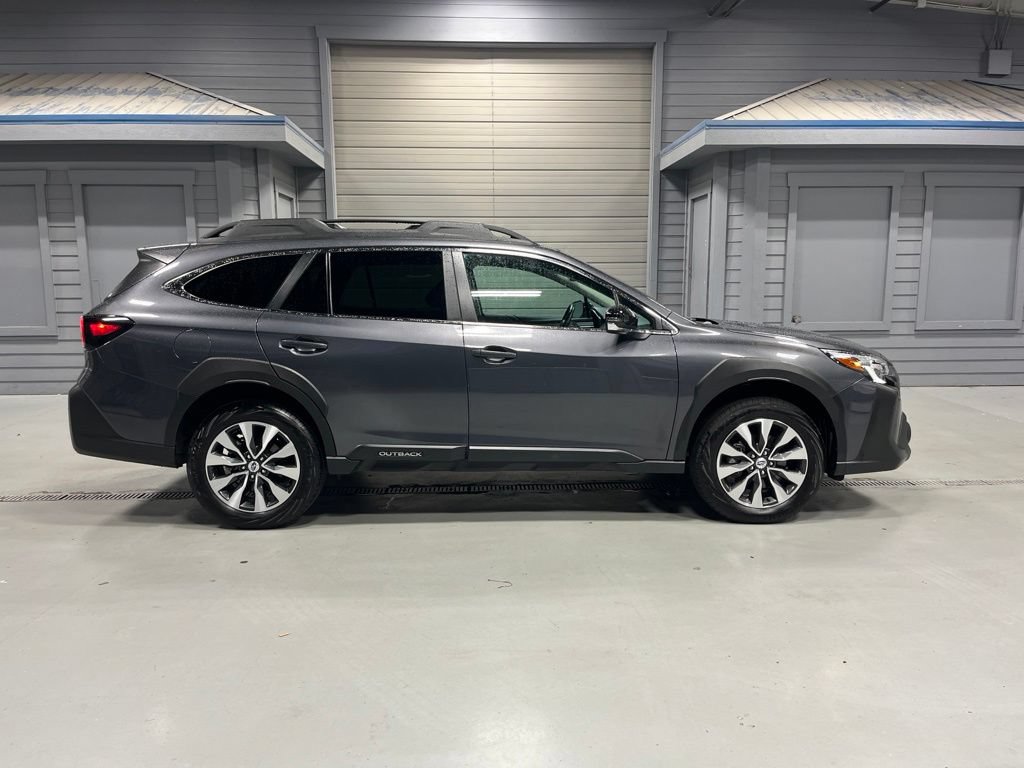 Used 2024 Subaru Outback Limited AWD/4WD image 10