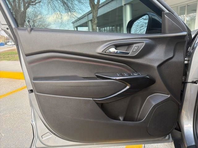 Used 2025 Chevrolet Trax RS w/ Driver Confidence Package image 24