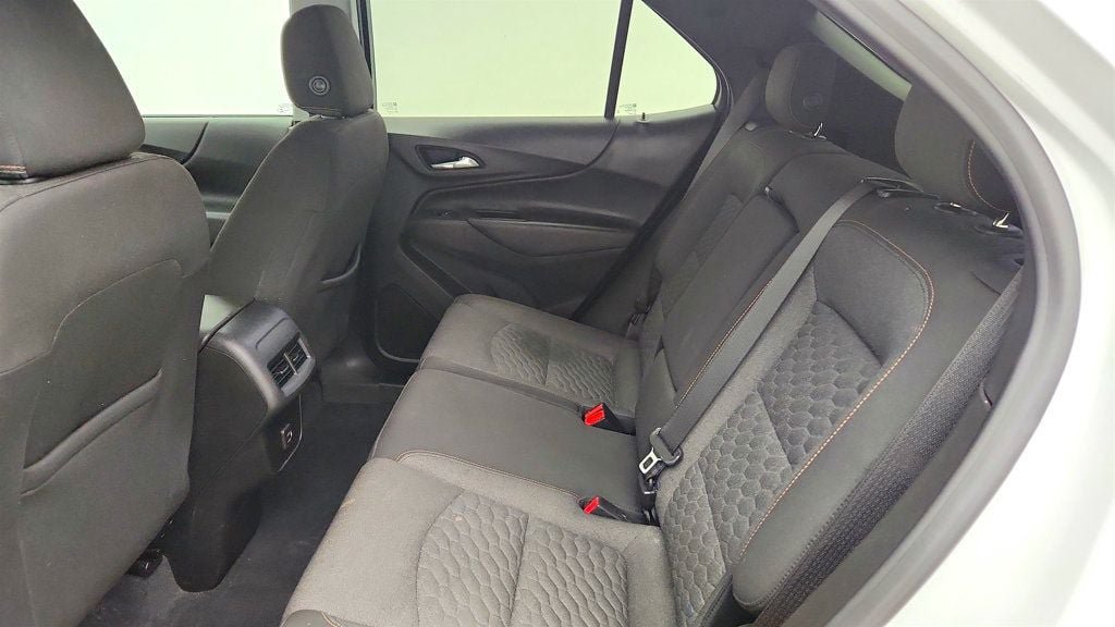 Used 2020 Chevrolet Equinox LT w/ Driver Convenience Package FWD image 16