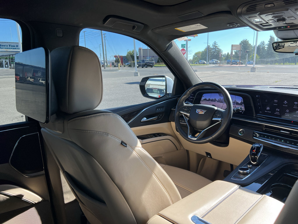 Certified 2023 Cadillac Escalade ESV Premium Luxury AWD/4WD image 38