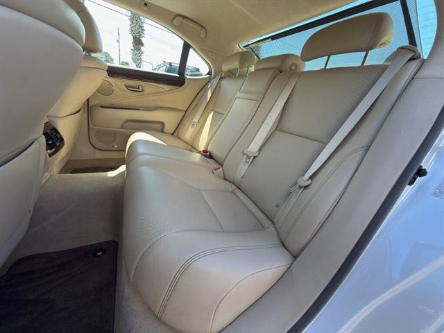 Used 2017 Lexus LS 460 w/ Comfort Package RWD image 10