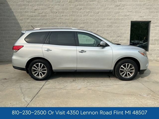 Used 2014 Nissan Pathfinder SV AWD/4WD image 10