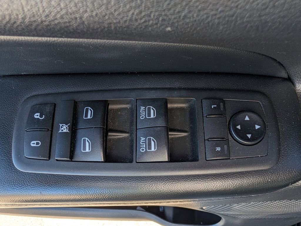 Used 2019 Jeep Grand Cherokee Altitude AWD/4WD image 20