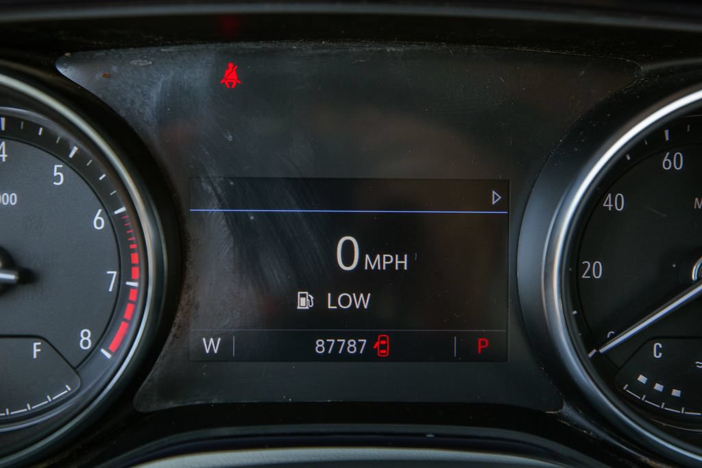 Used 2023 Buick Encore GX Preferred w/ Cold Weather Comfort Package FWD image 18