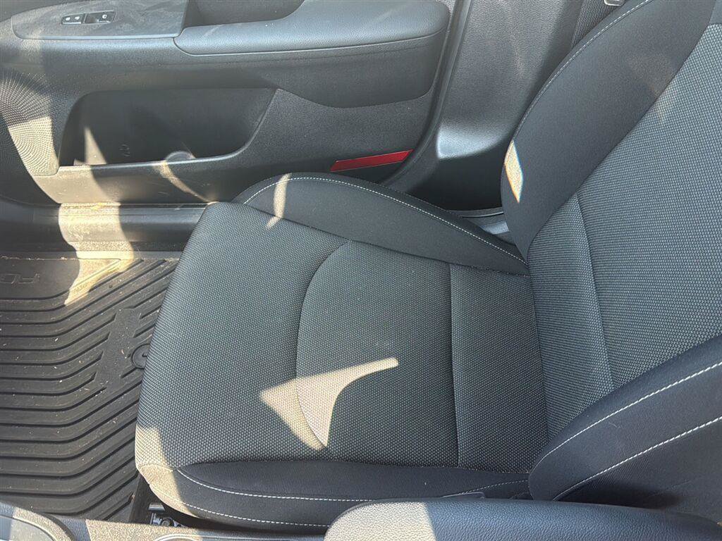 Used 2023 Kia Forte LXS w/ LXS Technology Package FWD image 6