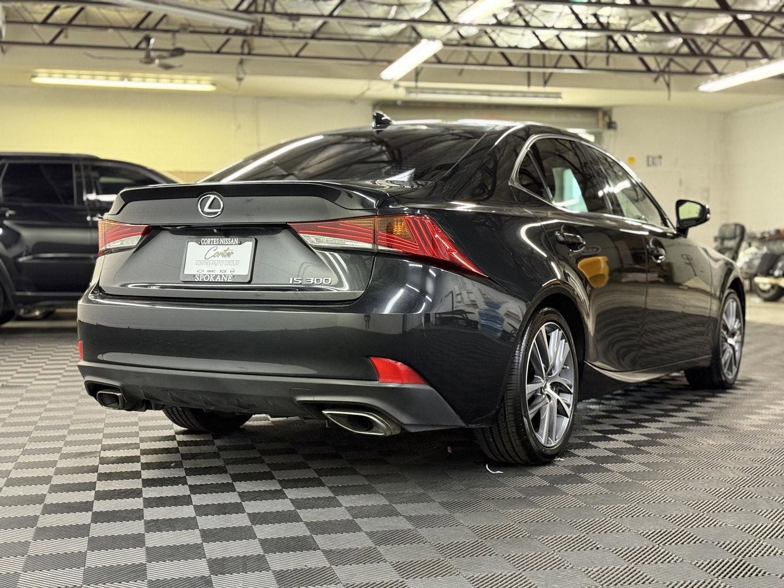 Used 2020 Lexus IS 300 image 6