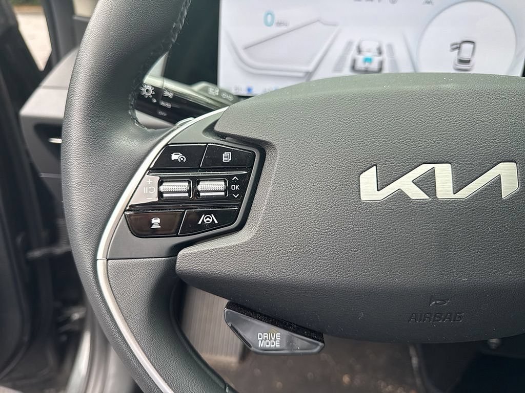 Used 2024 Kia EV6 Light AWD/4WD image 14