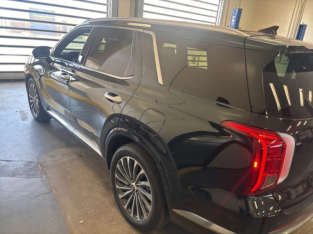 Used 2025 Hyundai Palisade Calligraphy image 5