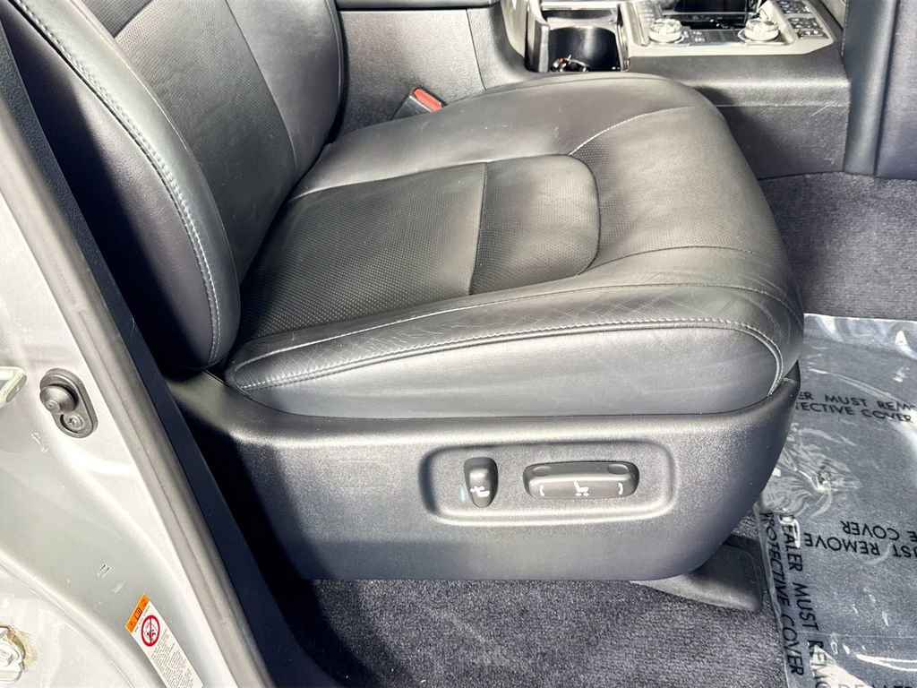 Used 2016 Toyota Land Cruiser AWD/4WD image 39