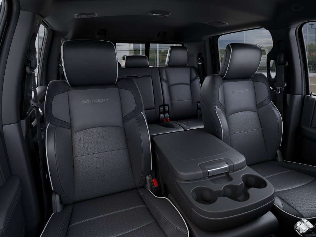 New 2026 RAM 2500 Laramie AWD/4WD image 17