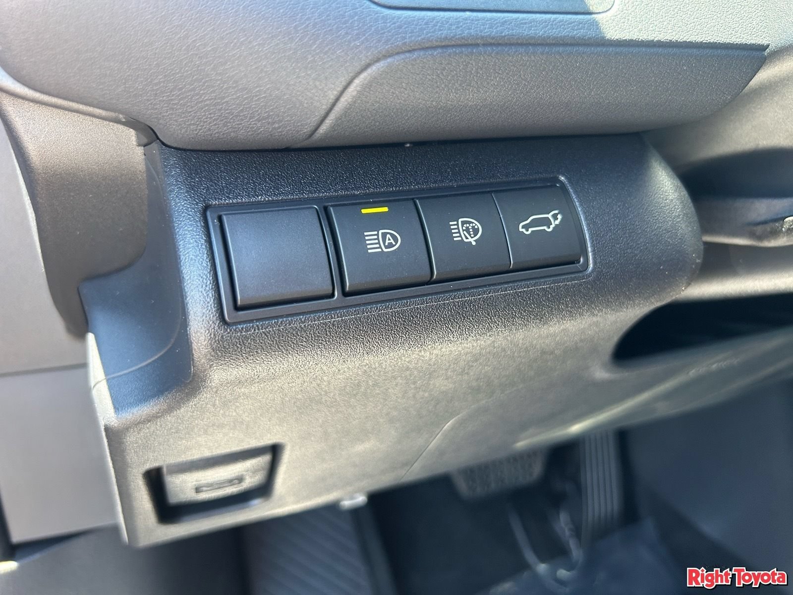 New 2026 Toyota C-HR AWD/4WD image 28