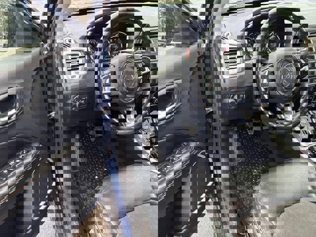 Used 2018 Jeep Compass Latitude w/ Cold Weather Group image 9