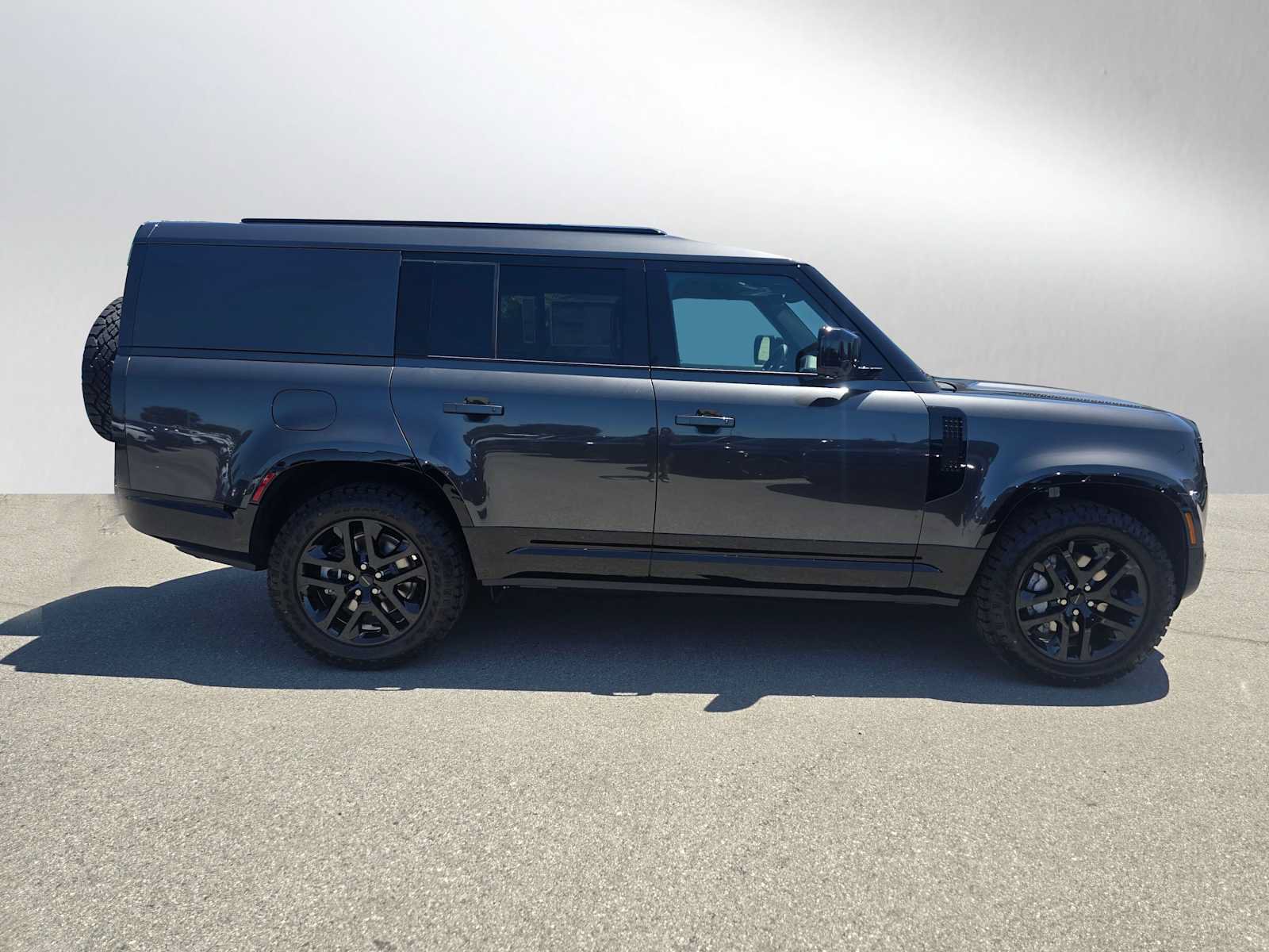 New 2026 Land Rover Defender 130 Outbound AWD/4WD image 6