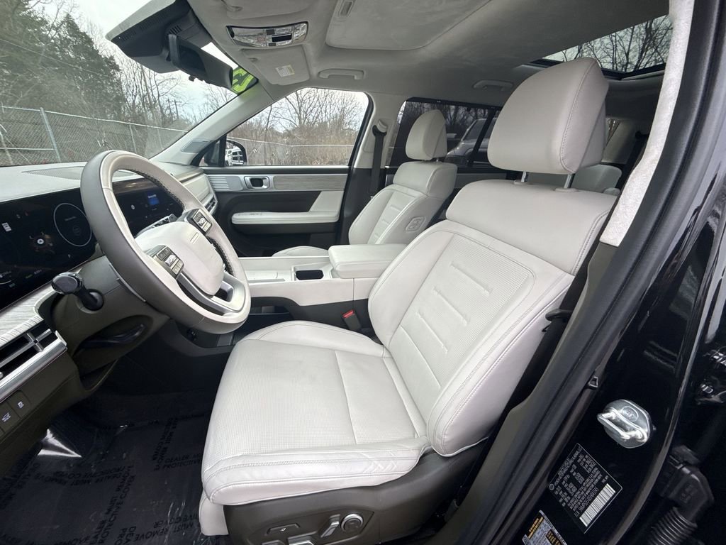 Used 2025 Hyundai Santa Fe Calligraphy image 11